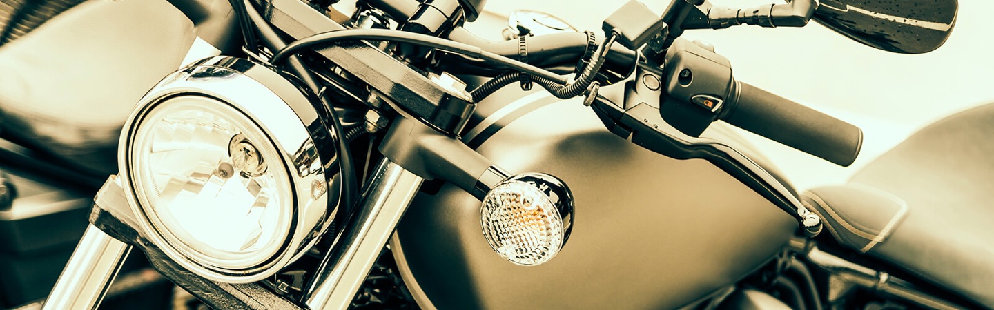 Scheinwerfer und Blinker eines Motorrads